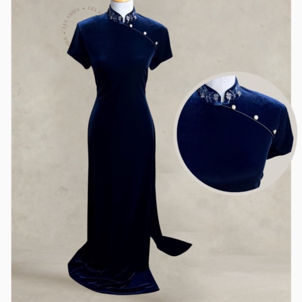 Like new Vintage Arianna by Teresa Page Nightfall Blue Velvet Mandarin Dress